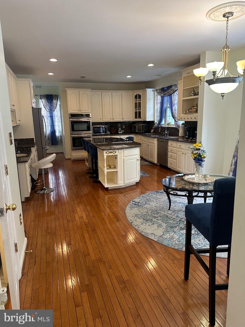 25872 FLINTONBRIDGE DR, CHANTILLY, Virginia 20152, 4 Bedrooms Bedrooms, ,3 BathroomsBathrooms,Residential,For sale,25872 FLINTONBRIDGE DR,VALO2097222 MLS # VALO2097222