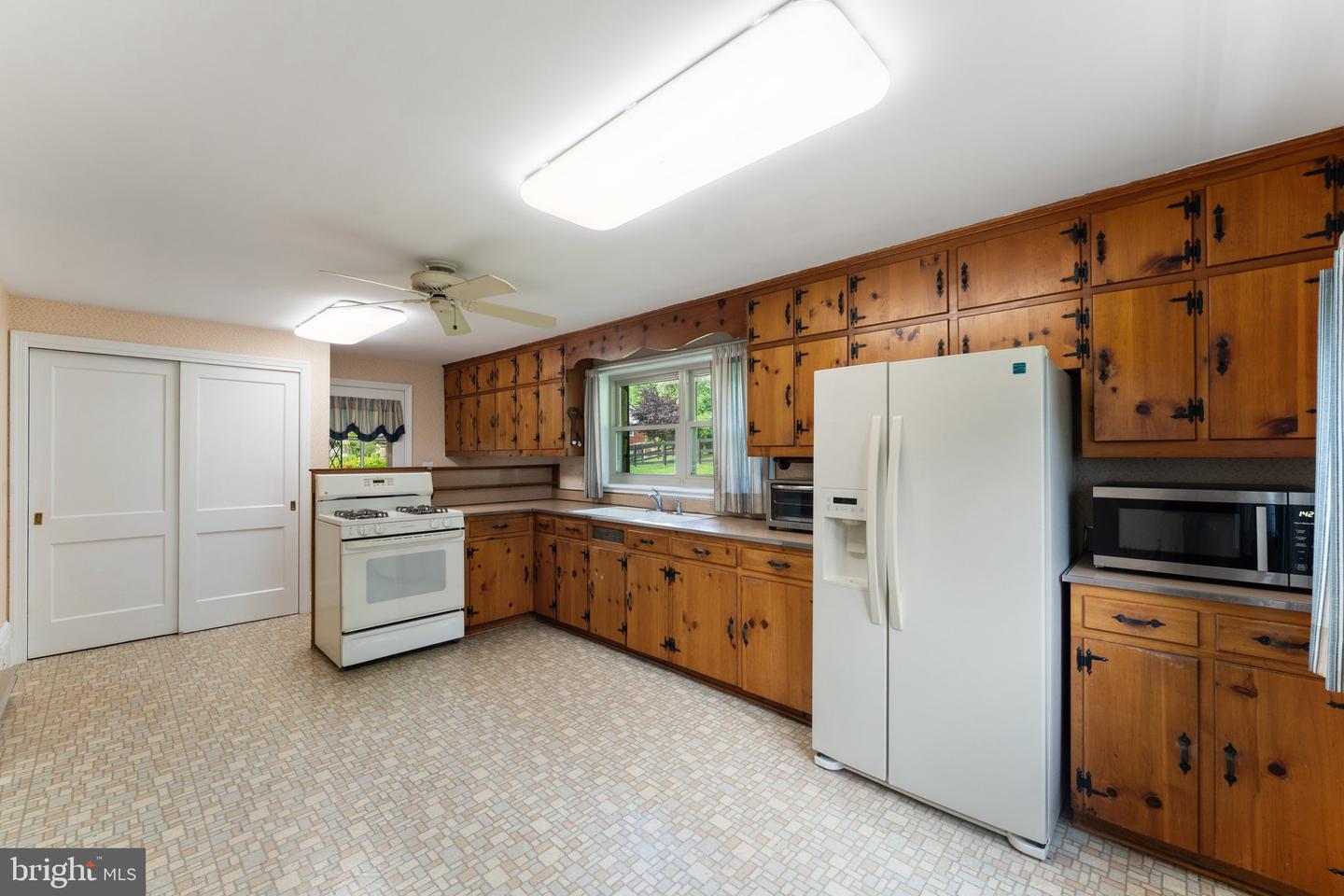 7219 HUNTING LN, WARRENTON, Virginia 20186, 4 Bedrooms Bedrooms, ,2 BathroomsBathrooms,Residential,For sale,7219 HUNTING LN,VAFQ2016704 MLS # VAFQ2016704