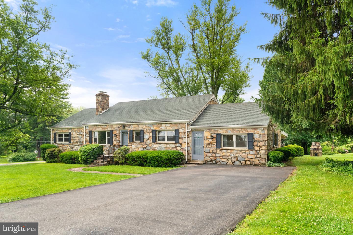 7219 HUNTING LN, WARRENTON, Virginia 20186, 4 Bedrooms Bedrooms, ,2 BathroomsBathrooms,Residential,For sale,7219 HUNTING LN,VAFQ2016704 MLS # VAFQ2016704