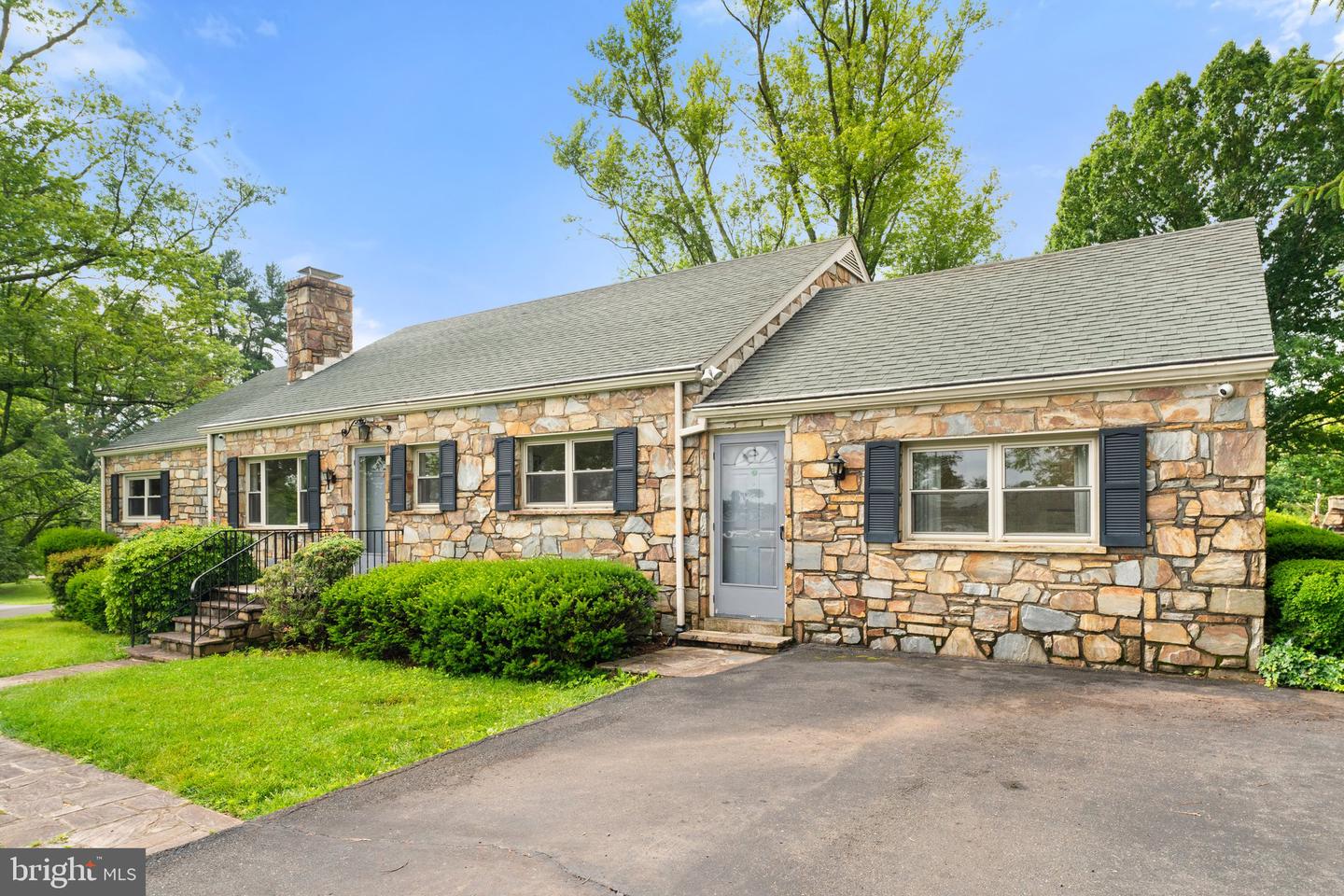 7219 HUNTING LN, WARRENTON, Virginia 20186, 4 Bedrooms Bedrooms, ,2 BathroomsBathrooms,Residential,For sale,7219 HUNTING LN,VAFQ2016704 MLS # VAFQ2016704