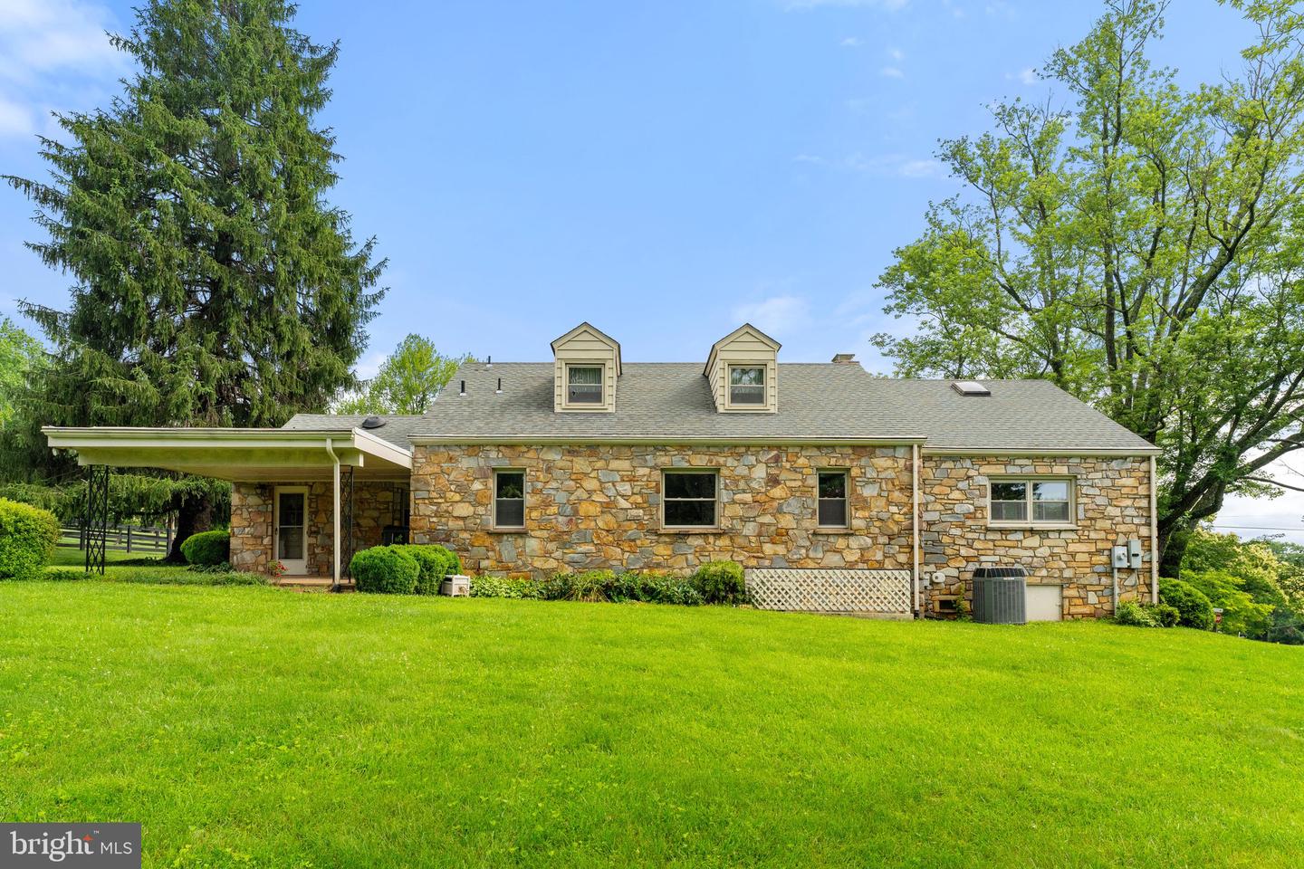 7219 HUNTING LN, WARRENTON, Virginia 20186, 4 Bedrooms Bedrooms, ,2 BathroomsBathrooms,Residential,For sale,7219 HUNTING LN,VAFQ2016704 MLS # VAFQ2016704