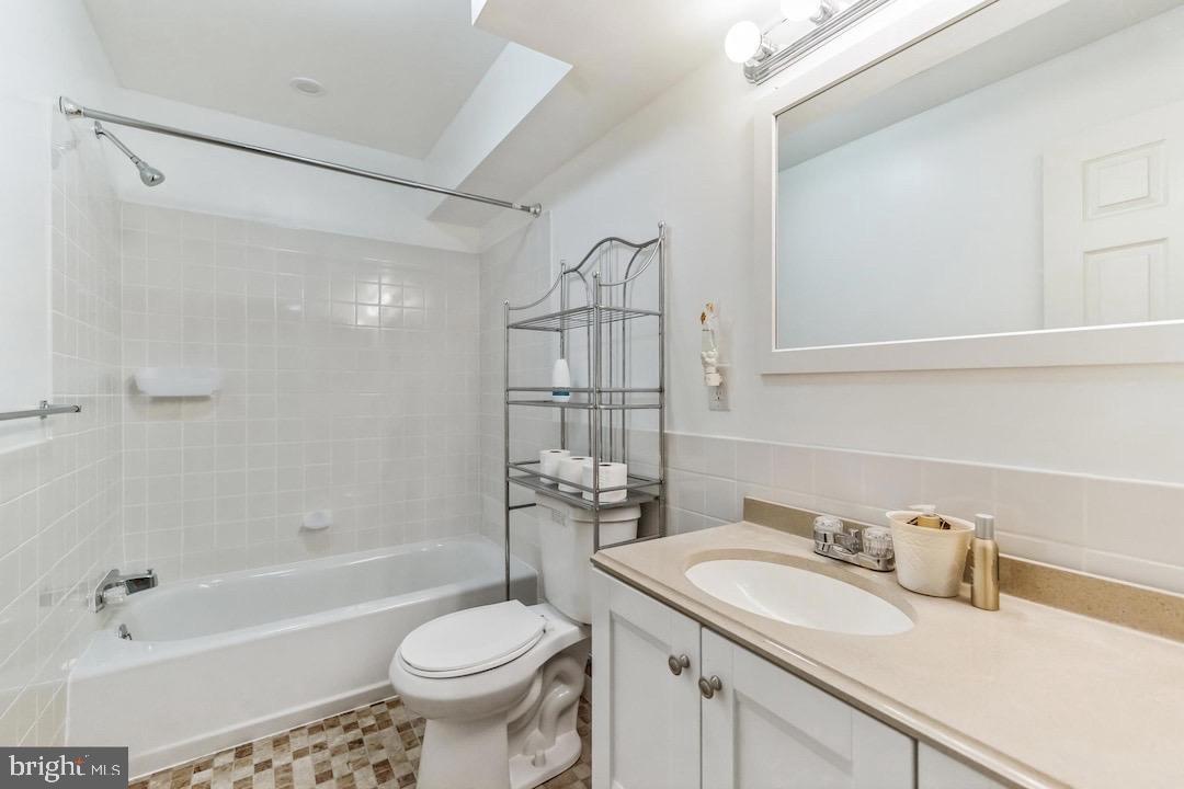 18776 PIER TRAIL DR, TRIANGLE, Virginia 22172, 6 Bedrooms Bedrooms, ,3 BathroomsBathrooms,Residential,For sale,18776 PIER TRAIL DR,VAPW2095184 MLS # VAPW2095184