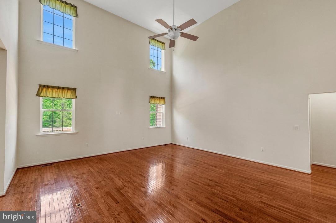 18776 PIER TRAIL DR, TRIANGLE, Virginia 22172, 6 Bedrooms Bedrooms, ,3 BathroomsBathrooms,Residential,For sale,18776 PIER TRAIL DR,VAPW2095184 MLS # VAPW2095184