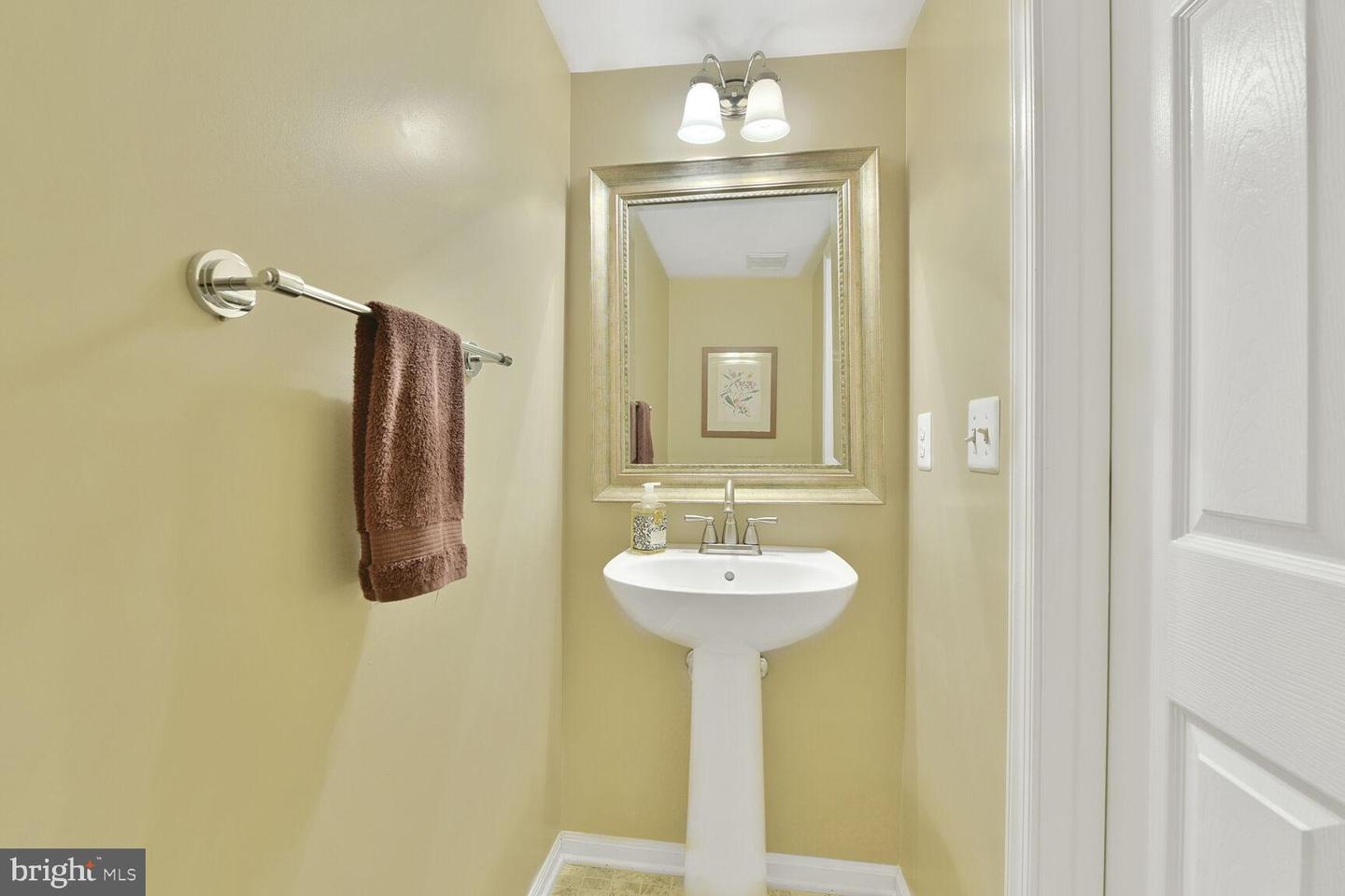 1249 WILD HAWTHORN WAY, RESTON, Virginia 20194, 3 Bedrooms Bedrooms, ,2 BathroomsBathrooms,Residential,For sale,1249 WILD HAWTHORN WAY,VAFX2242334 MLS # VAFX2242334