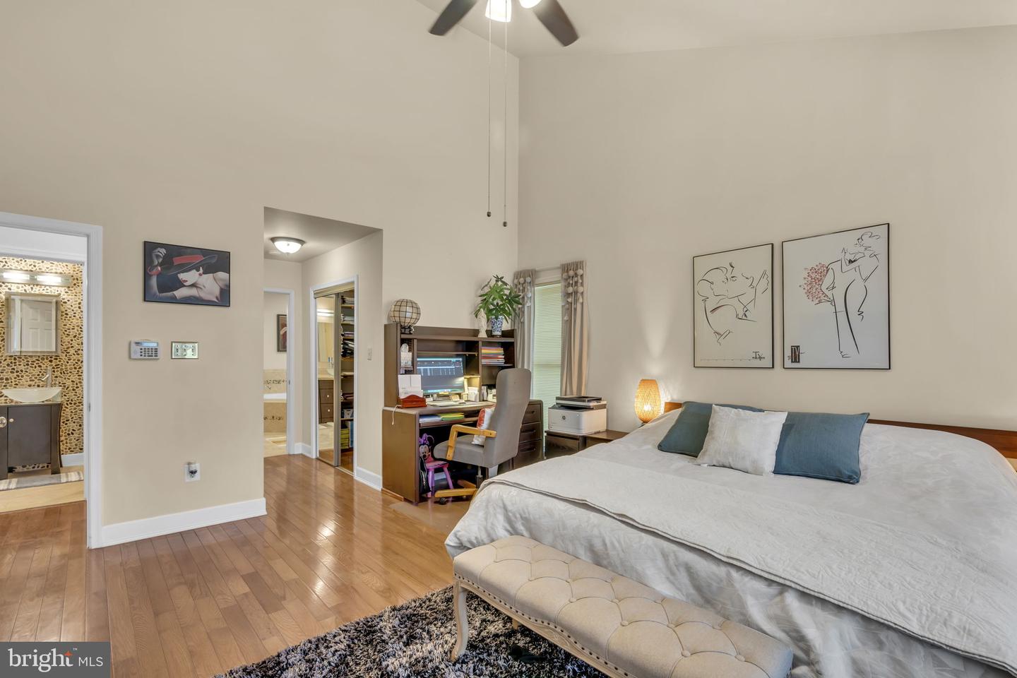 7504 WALNUT HILL LN, FALLS CHURCH, Virginia 22042, 4 Bedrooms Bedrooms, ,4 BathroomsBathrooms,Residential,For sale,7504 WALNUT HILL LN,VAFX2242338 MLS # VAFX2242338