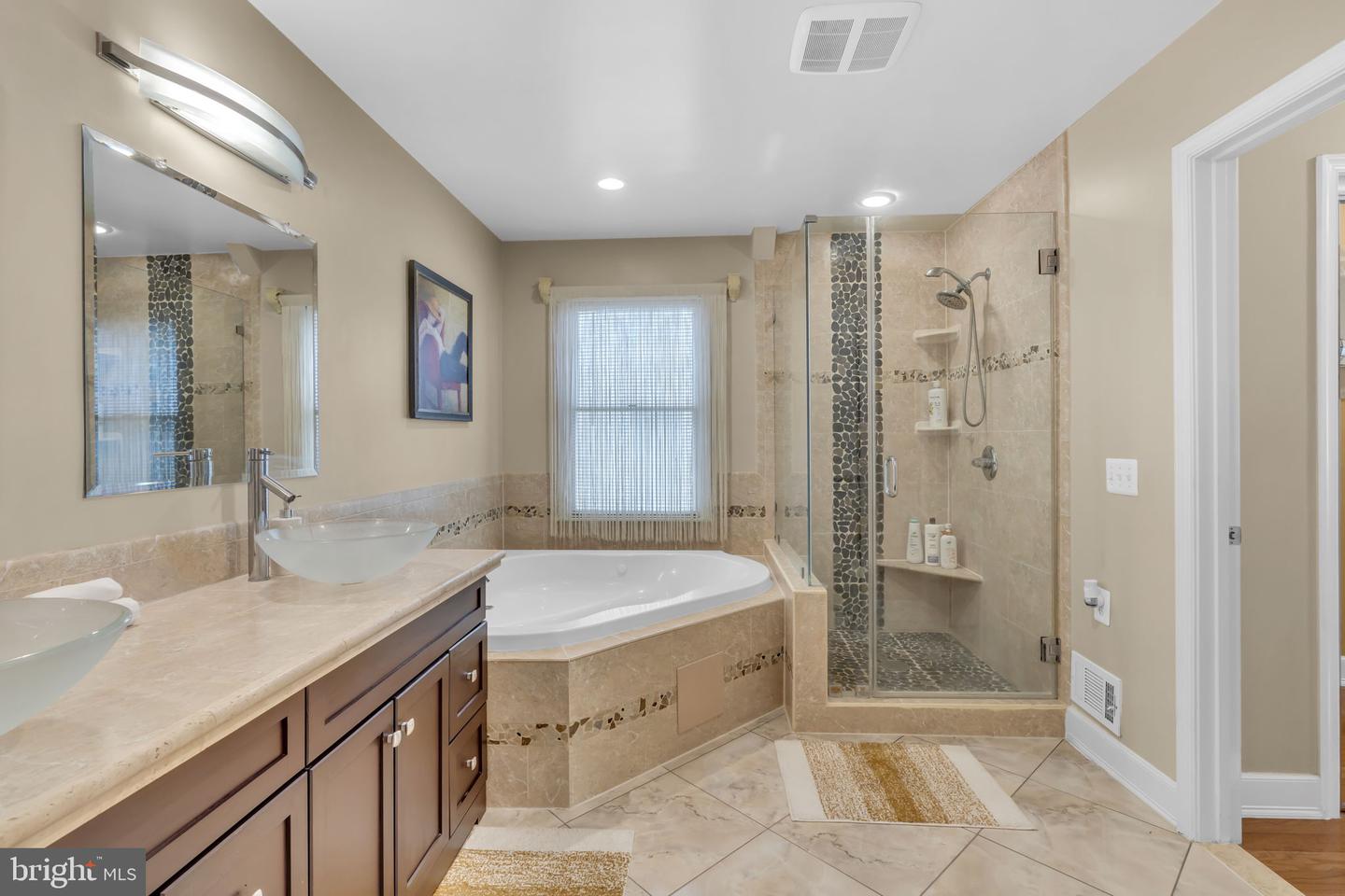 7504 WALNUT HILL LN, FALLS CHURCH, Virginia 22042, 4 Bedrooms Bedrooms, ,4 BathroomsBathrooms,Residential,For sale,7504 WALNUT HILL LN,VAFX2242338 MLS # VAFX2242338