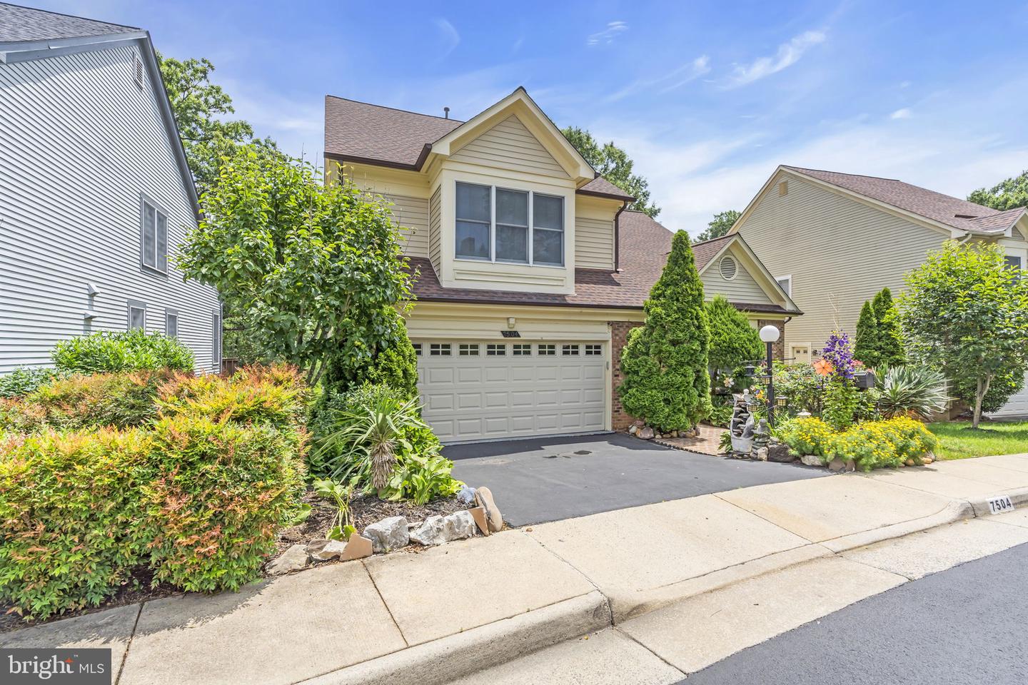 7504 WALNUT HILL LN, FALLS CHURCH, Virginia 22042, 4 Bedrooms Bedrooms, ,4 BathroomsBathrooms,Residential,For sale,7504 WALNUT HILL LN,VAFX2242338 MLS # VAFX2242338