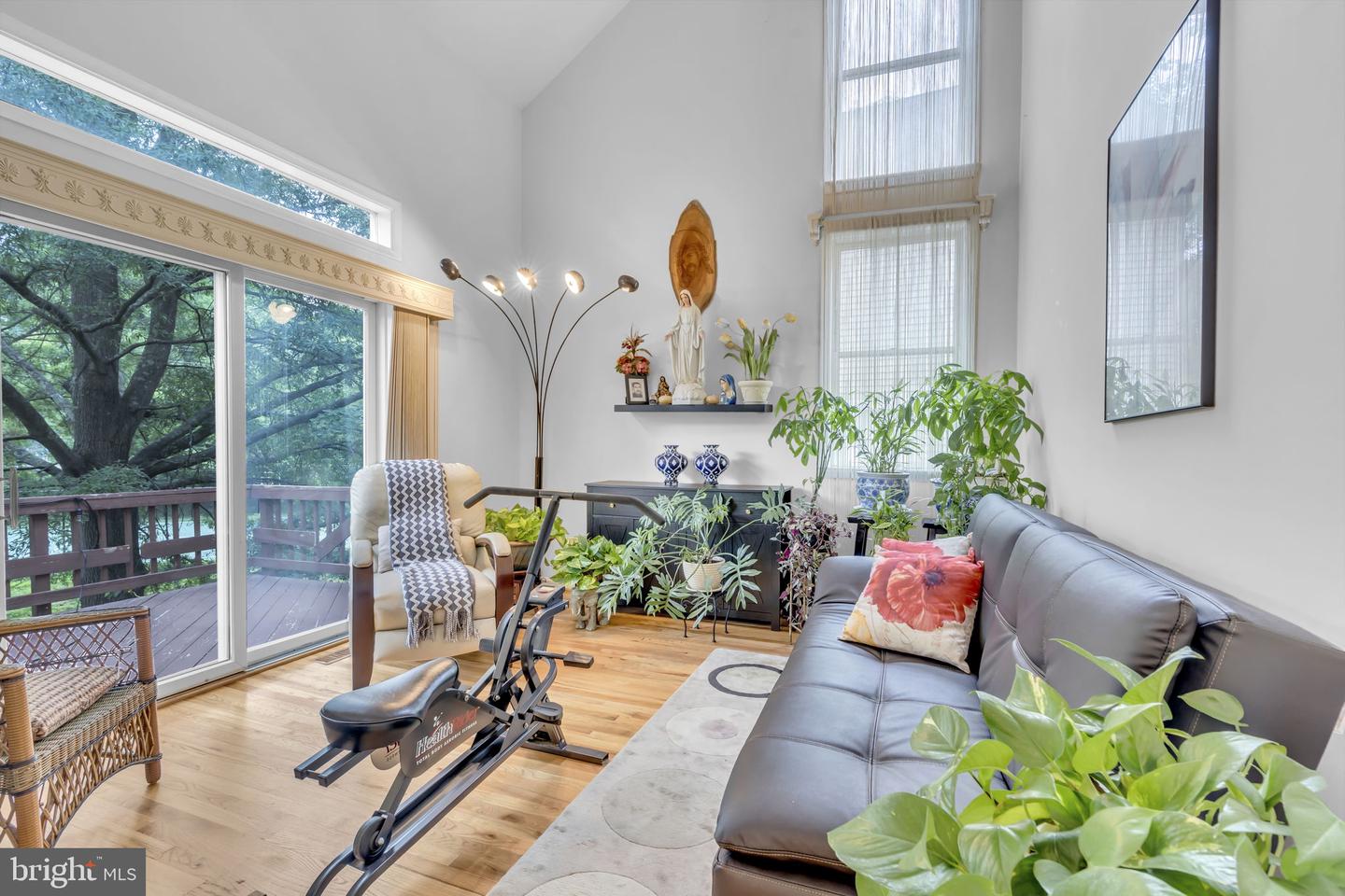 7504 WALNUT HILL LN, FALLS CHURCH, Virginia 22042, 4 Bedrooms Bedrooms, ,4 BathroomsBathrooms,Residential,For sale,7504 WALNUT HILL LN,VAFX2242338 MLS # VAFX2242338
