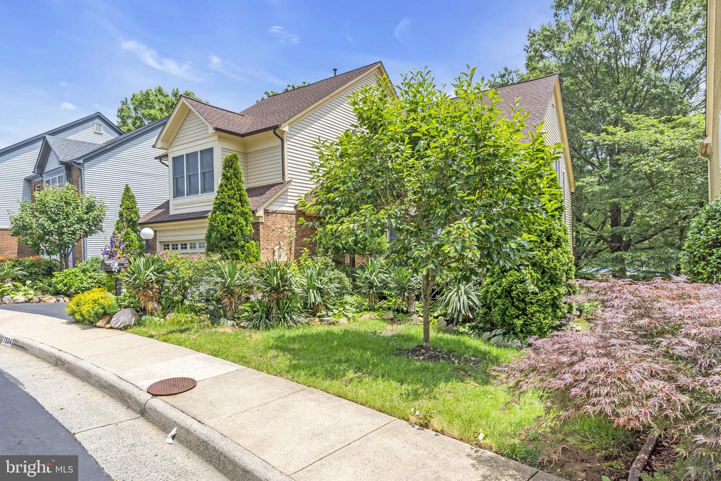 7504 WALNUT HILL LN, FALLS CHURCH, Virginia 22042, 4 Bedrooms Bedrooms, ,4 BathroomsBathrooms,Residential,For sale,7504 WALNUT HILL LN,VAFX2242338 MLS # VAFX2242338