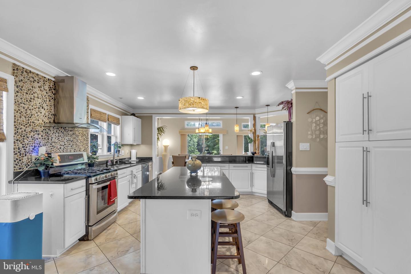 7504 WALNUT HILL LN, FALLS CHURCH, Virginia 22042, 4 Bedrooms Bedrooms, ,4 BathroomsBathrooms,Residential,For sale,7504 WALNUT HILL LN,VAFX2242338 MLS # VAFX2242338