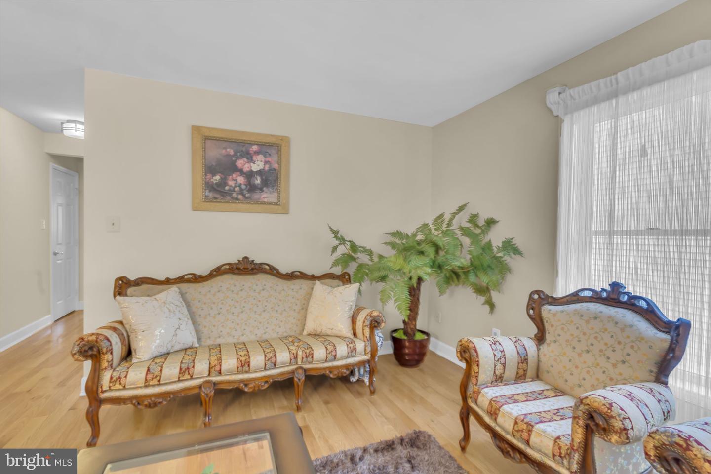 7504 WALNUT HILL LN, FALLS CHURCH, Virginia 22042, 4 Bedrooms Bedrooms, ,4 BathroomsBathrooms,Residential,For sale,7504 WALNUT HILL LN,VAFX2242338 MLS # VAFX2242338