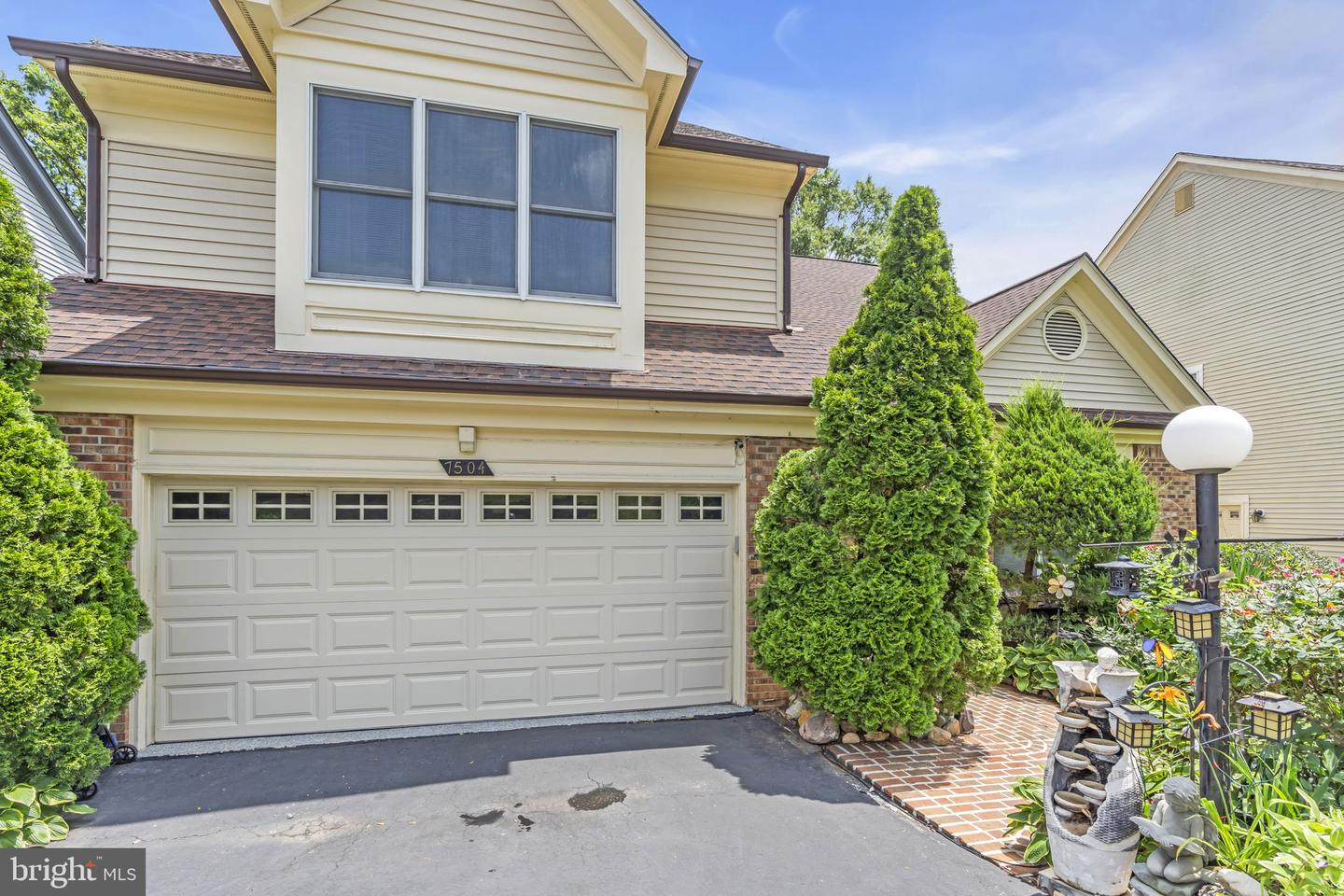 7504 WALNUT HILL LN, FALLS CHURCH, Virginia 22042, 4 Bedrooms Bedrooms, ,4 BathroomsBathrooms,Residential,For sale,7504 WALNUT HILL LN,VAFX2242338 MLS # VAFX2242338
