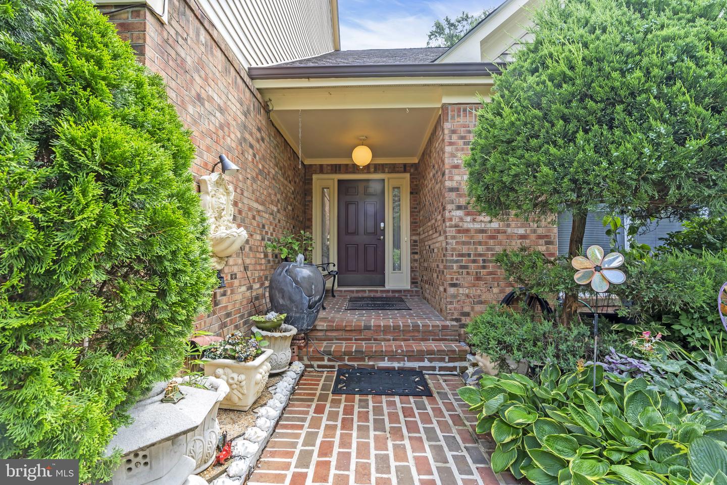 7504 WALNUT HILL LN, FALLS CHURCH, Virginia 22042, 4 Bedrooms Bedrooms, ,4 BathroomsBathrooms,Residential,For sale,7504 WALNUT HILL LN,VAFX2242338 MLS # VAFX2242338