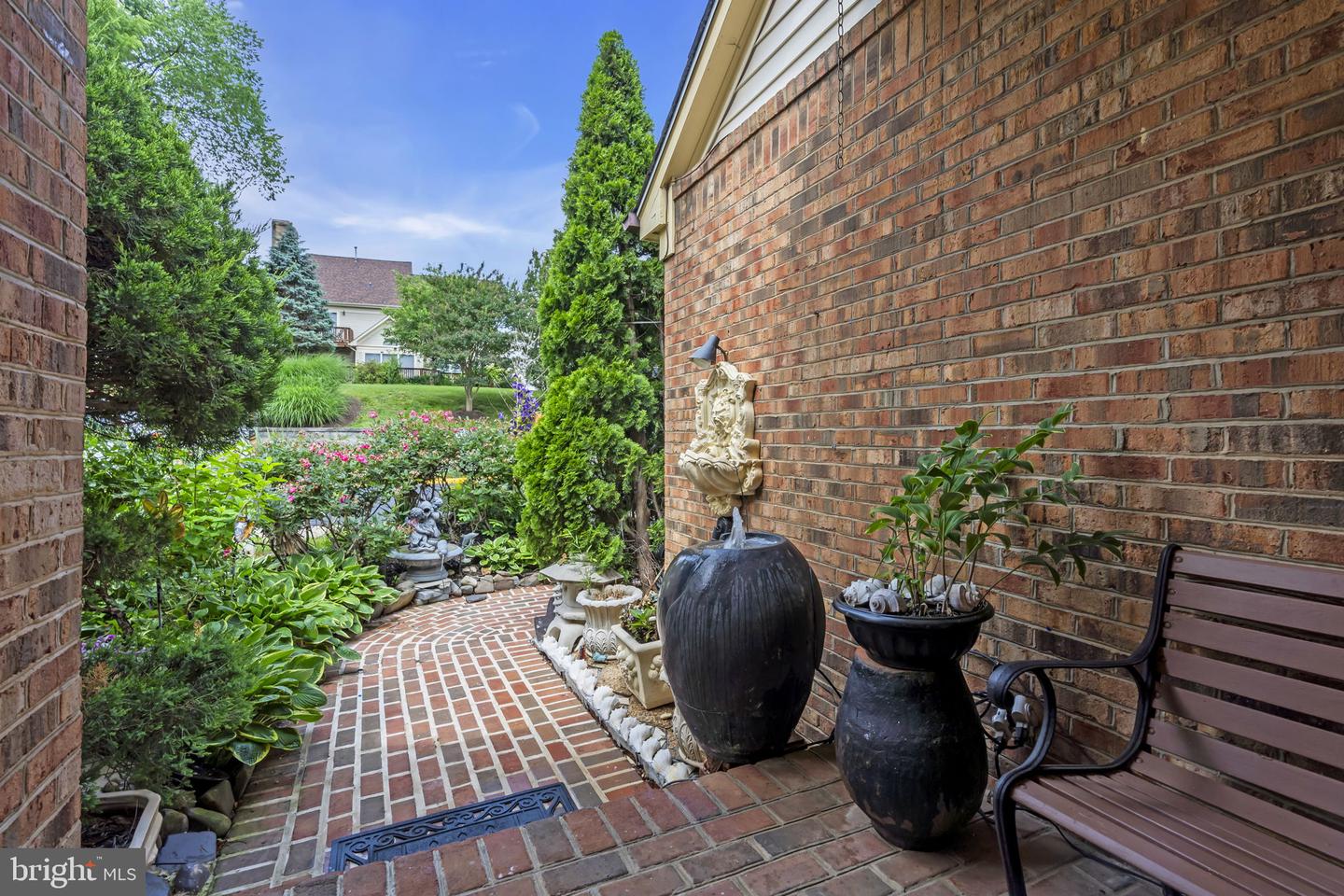 7504 WALNUT HILL LN, FALLS CHURCH, Virginia 22042, 4 Bedrooms Bedrooms, ,4 BathroomsBathrooms,Residential,For sale,7504 WALNUT HILL LN,VAFX2242338 MLS # VAFX2242338