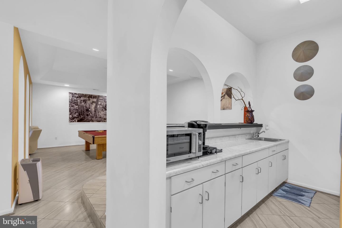7504 WALNUT HILL LN, FALLS CHURCH, Virginia 22042, 4 Bedrooms Bedrooms, ,4 BathroomsBathrooms,Residential,For sale,7504 WALNUT HILL LN,VAFX2242338 MLS # VAFX2242338