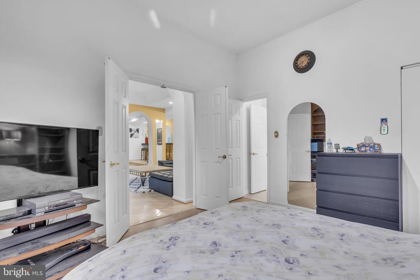 7504 WALNUT HILL LN, FALLS CHURCH, Virginia 22042, 4 Bedrooms Bedrooms, ,4 BathroomsBathrooms,Residential,For sale,7504 WALNUT HILL LN,VAFX2242338 MLS # VAFX2242338