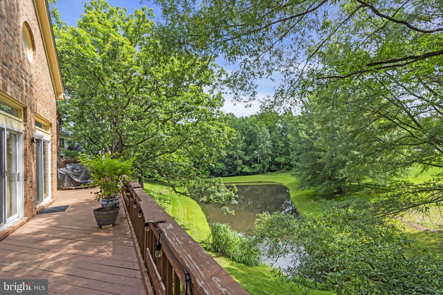 7504 WALNUT HILL LN, FALLS CHURCH, Virginia 22042, 4 Bedrooms Bedrooms, ,4 BathroomsBathrooms,Residential,For sale,7504 WALNUT HILL LN,VAFX2242338 MLS # VAFX2242338