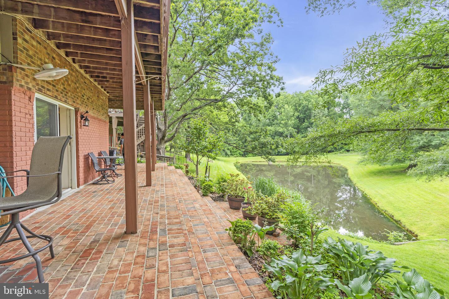 7504 WALNUT HILL LN, FALLS CHURCH, Virginia 22042, 4 Bedrooms Bedrooms, ,4 BathroomsBathrooms,Residential,For sale,7504 WALNUT HILL LN,VAFX2242338 MLS # VAFX2242338