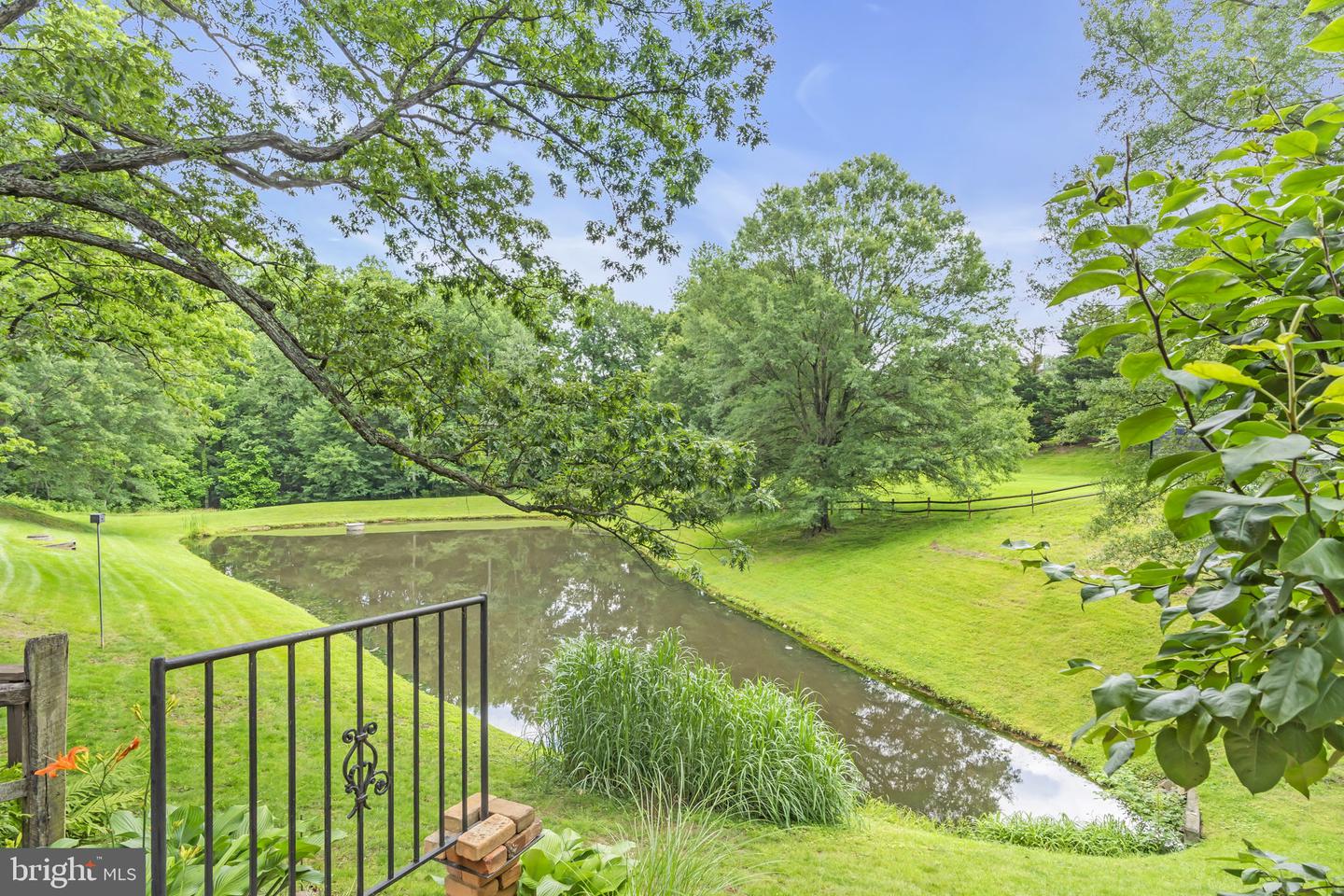 7504 WALNUT HILL LN, FALLS CHURCH, Virginia 22042, 4 Bedrooms Bedrooms, ,4 BathroomsBathrooms,Residential,For sale,7504 WALNUT HILL LN,VAFX2242338 MLS # VAFX2242338