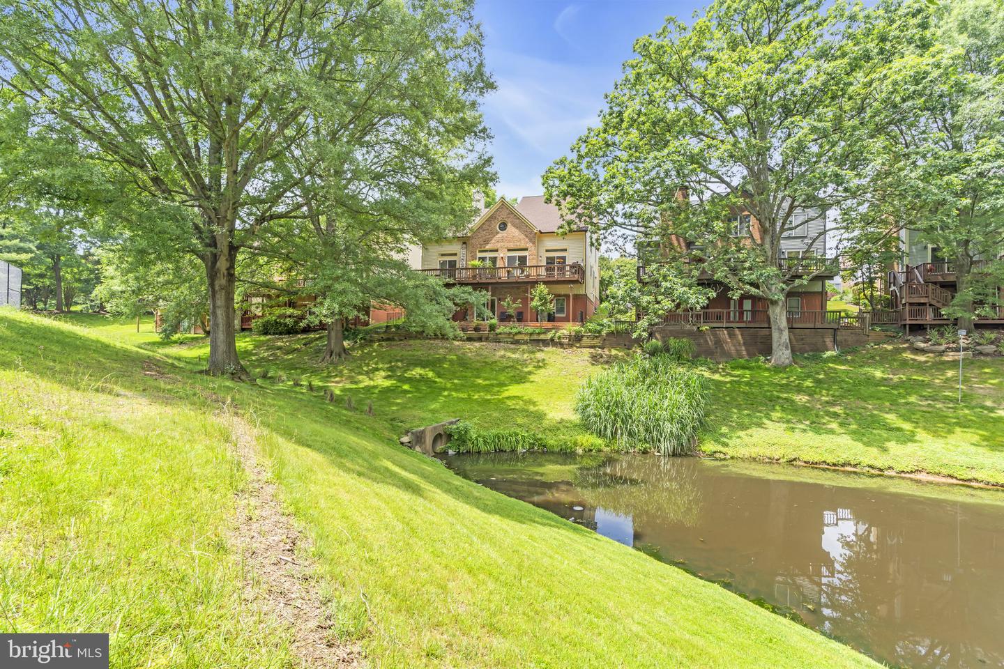 7504 WALNUT HILL LN, FALLS CHURCH, Virginia 22042, 4 Bedrooms Bedrooms, ,4 BathroomsBathrooms,Residential,For sale,7504 WALNUT HILL LN,VAFX2242338 MLS # VAFX2242338