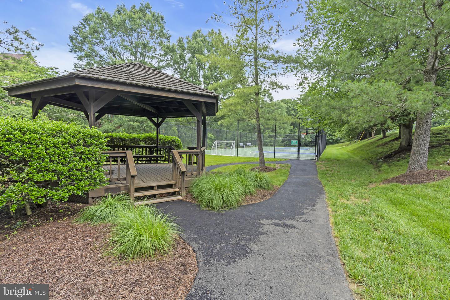 7504 WALNUT HILL LN, FALLS CHURCH, Virginia 22042, 4 Bedrooms Bedrooms, ,4 BathroomsBathrooms,Residential,For sale,7504 WALNUT HILL LN,VAFX2242338 MLS # VAFX2242338