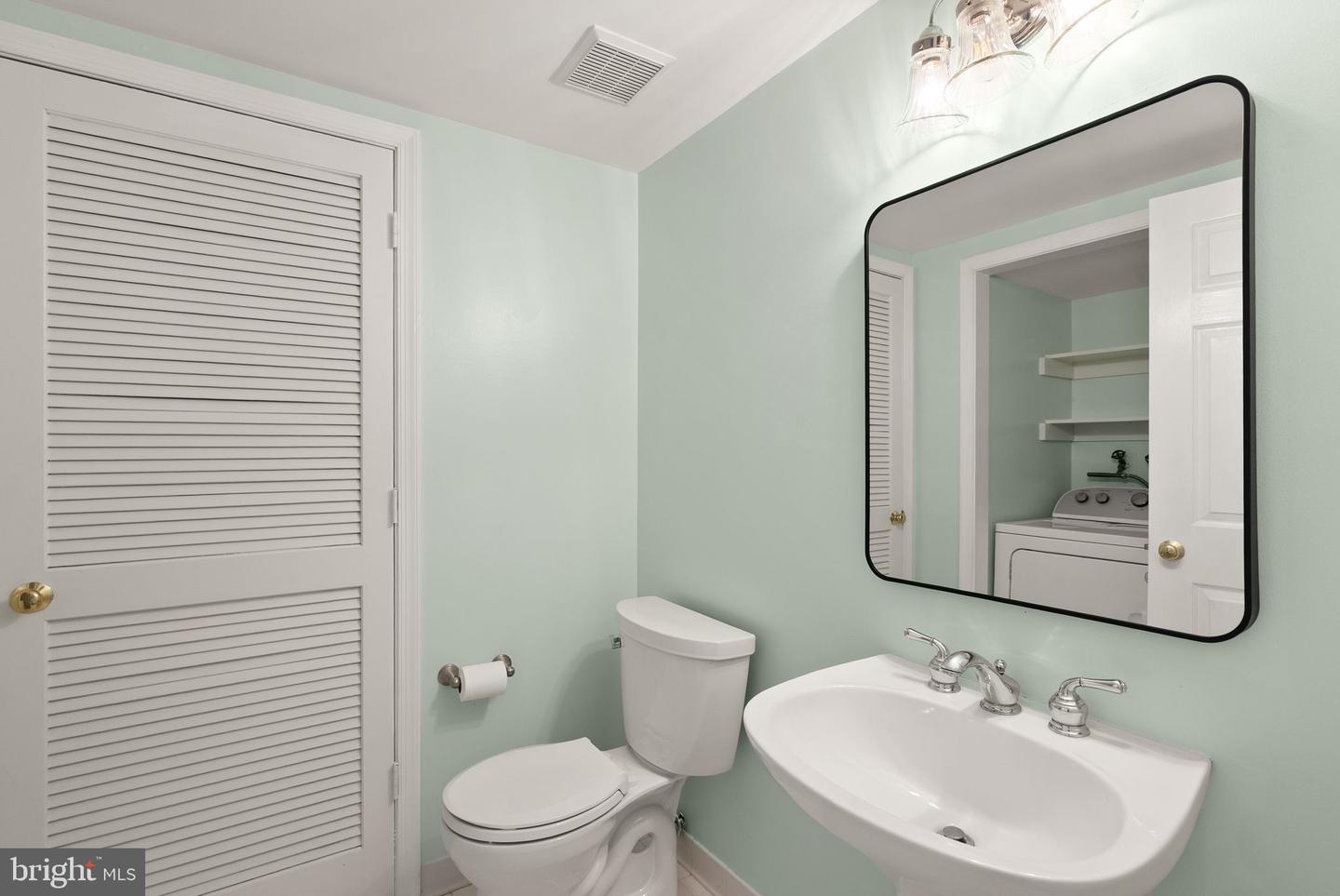 2759 STONE HOLLOW DR, VIENNA, Virginia 22180, 3 Bedrooms Bedrooms, ,2 BathroomsBathrooms,Residential,For sale,2759 STONE HOLLOW DR,VAFX2242600 MLS # VAFX2242600