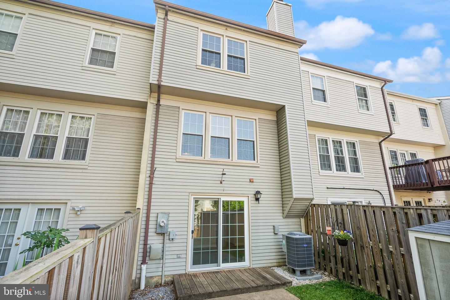 2759 STONE HOLLOW DR, VIENNA, Virginia 22180, 3 Bedrooms Bedrooms, ,2 BathroomsBathrooms,Residential,For sale,2759 STONE HOLLOW DR,VAFX2242600 MLS # VAFX2242600