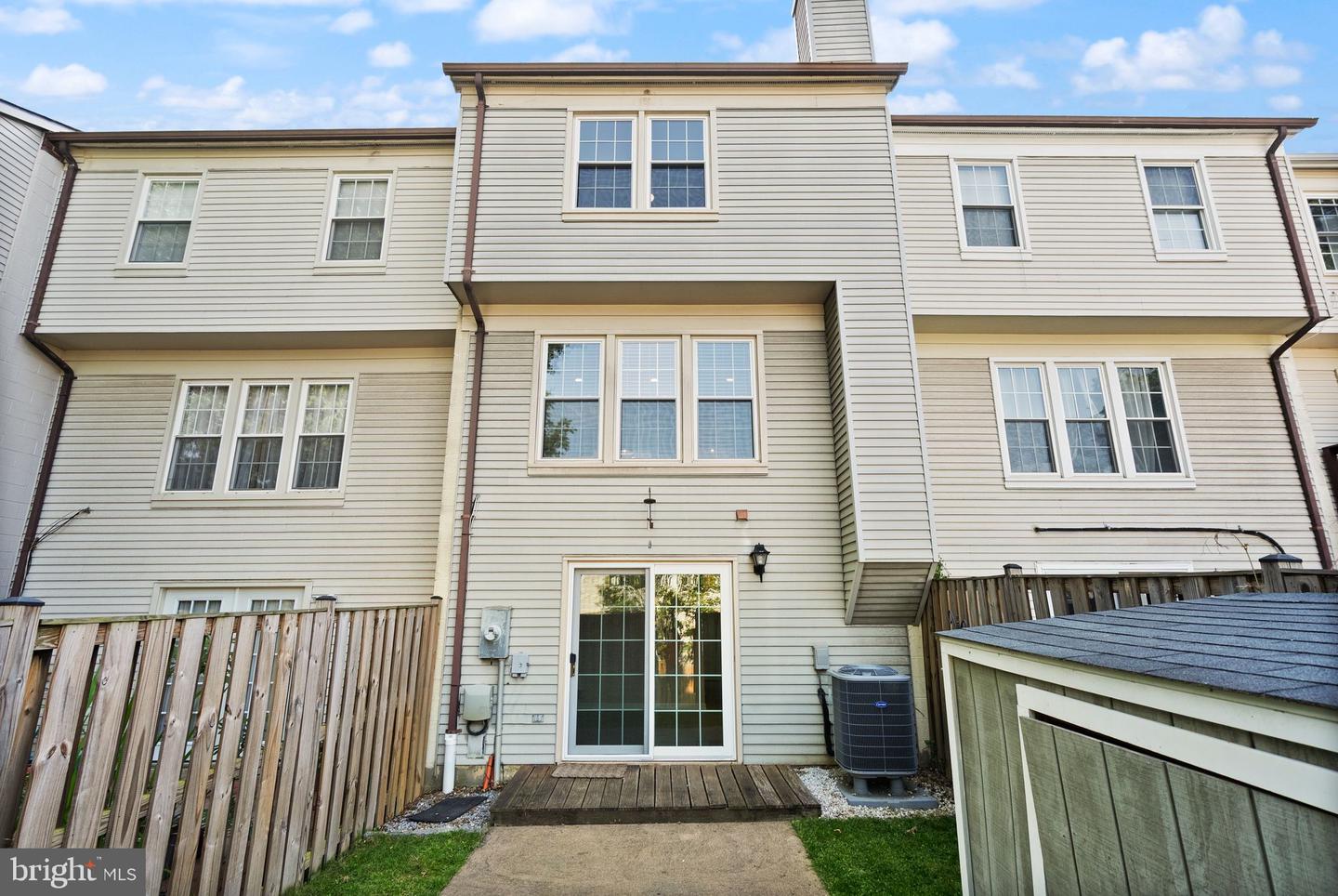 2759 STONE HOLLOW DR, VIENNA, Virginia 22180, 3 Bedrooms Bedrooms, ,2 BathroomsBathrooms,Residential,For sale,2759 STONE HOLLOW DR,VAFX2242600 MLS # VAFX2242600
