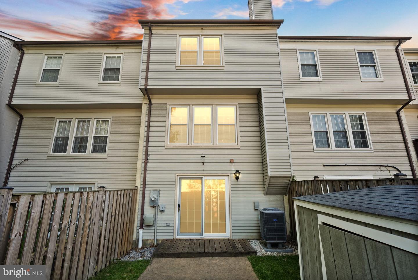 2759 STONE HOLLOW DR, VIENNA, Virginia 22180, 3 Bedrooms Bedrooms, ,2 BathroomsBathrooms,Residential,For sale,2759 STONE HOLLOW DR,VAFX2242600 MLS # VAFX2242600