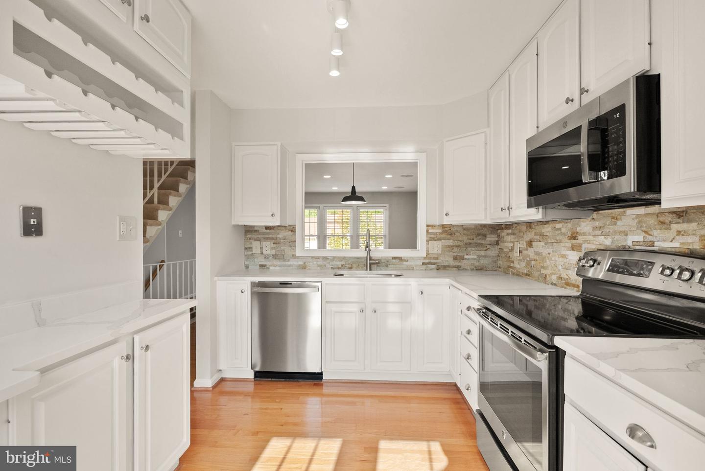 2759 STONE HOLLOW DR, VIENNA, Virginia 22180, 3 Bedrooms Bedrooms, ,2 BathroomsBathrooms,Residential,For sale,2759 STONE HOLLOW DR,VAFX2242600 MLS # VAFX2242600