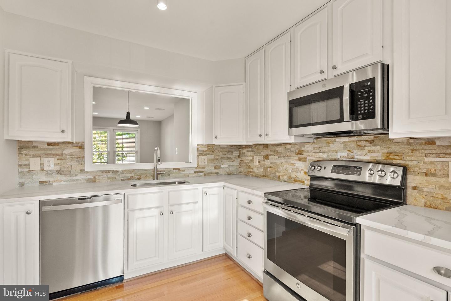 2759 STONE HOLLOW DR, VIENNA, Virginia 22180, 3 Bedrooms Bedrooms, ,2 BathroomsBathrooms,Residential,For sale,2759 STONE HOLLOW DR,VAFX2242600 MLS # VAFX2242600