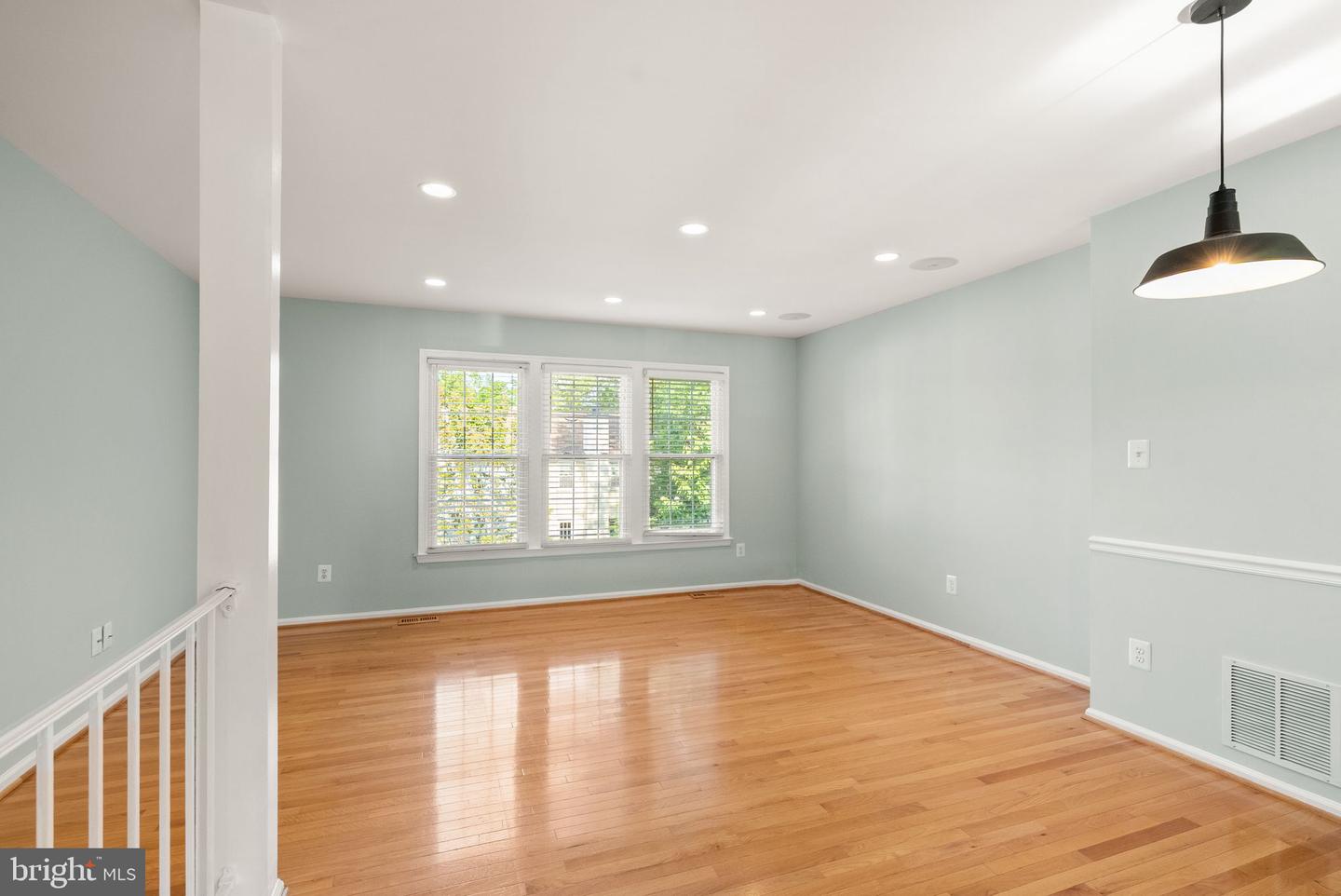2759 STONE HOLLOW DR, VIENNA, Virginia 22180, 3 Bedrooms Bedrooms, ,2 BathroomsBathrooms,Residential,For sale,2759 STONE HOLLOW DR,VAFX2242600 MLS # VAFX2242600