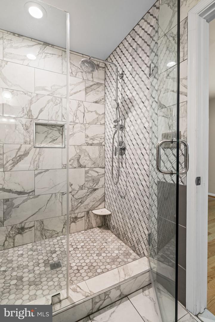 6188 COBBS RD, ALEXANDRIA, Virginia 22310, 4 Bedrooms Bedrooms, ,3 BathroomsBathrooms,Residential,For sale,6188 COBBS RD,VAFX2242632 MLS # VAFX2242632