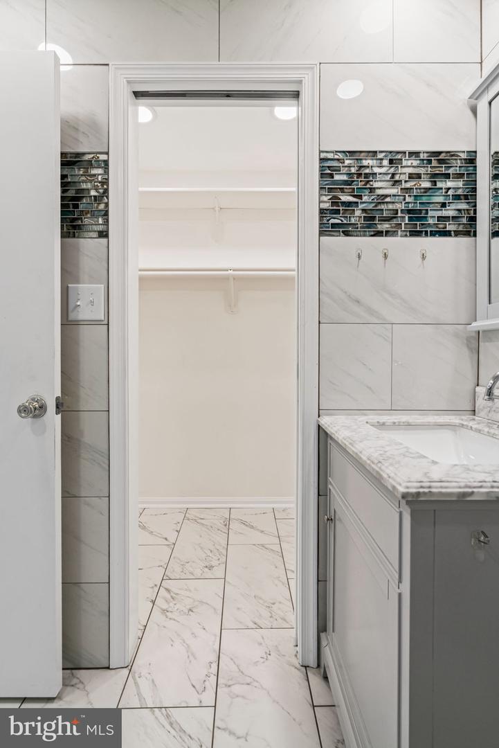 6188 COBBS RD, ALEXANDRIA, Virginia 22310, 4 Bedrooms Bedrooms, ,3 BathroomsBathrooms,Residential,For sale,6188 COBBS RD,VAFX2242632 MLS # VAFX2242632