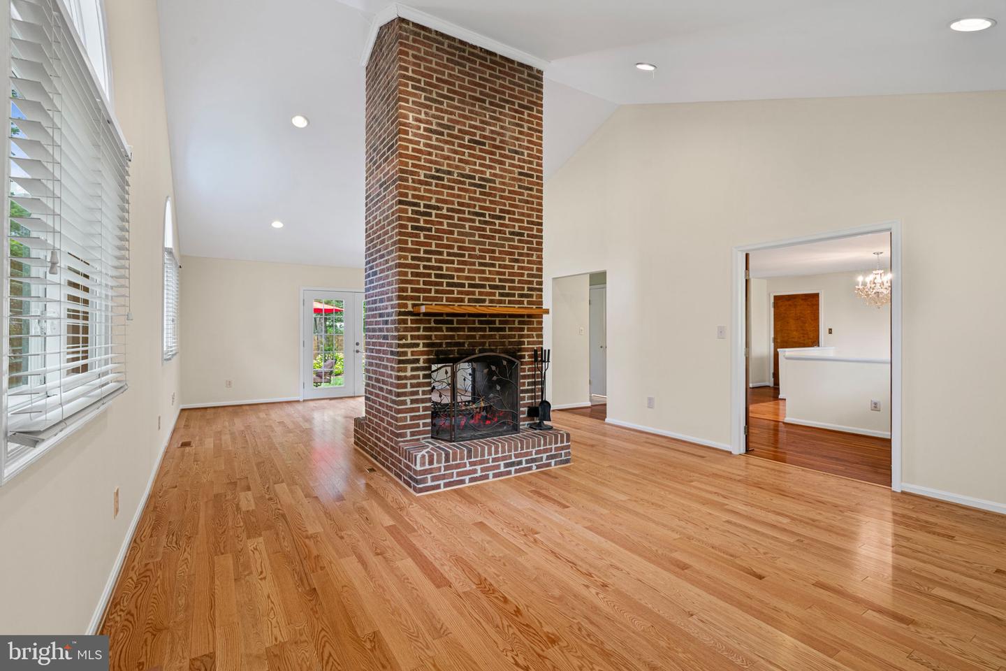 6188 COBBS RD, ALEXANDRIA, Virginia 22310, 4 Bedrooms Bedrooms, ,3 BathroomsBathrooms,Residential,For sale,6188 COBBS RD,VAFX2242632 MLS # VAFX2242632