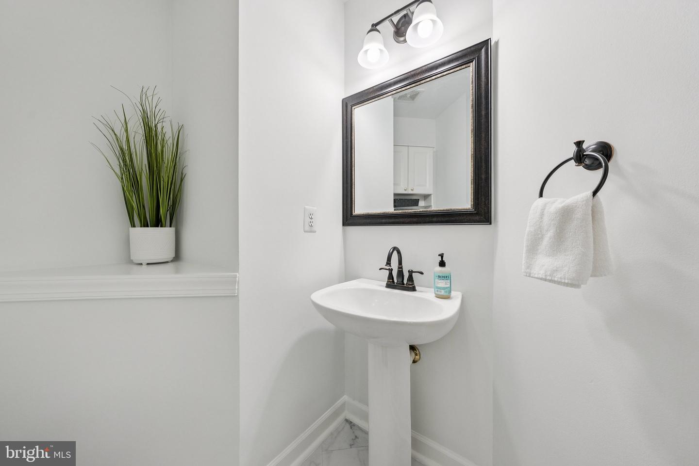 5562 JOWETT CT, ALEXANDRIA, Virginia 22315, 3 Bedrooms Bedrooms, ,2 BathroomsBathrooms,Residential,For sale,5562 JOWETT CT,VAFX2242658 MLS # VAFX2242658