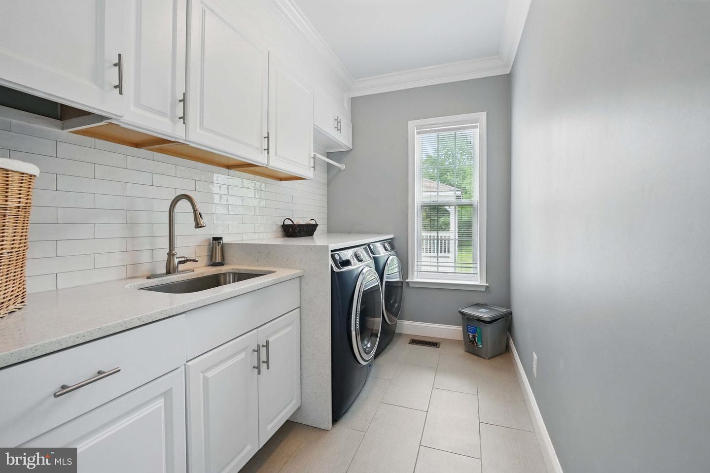 43753 CHURCHILL GLEN DR, CHANTILLY, Virginia 20152, 5 Bedrooms Bedrooms, ,4 BathroomsBathrooms,Residential,For sale,43753 CHURCHILL GLEN DR,VALO2097594 MLS # VALO2097594