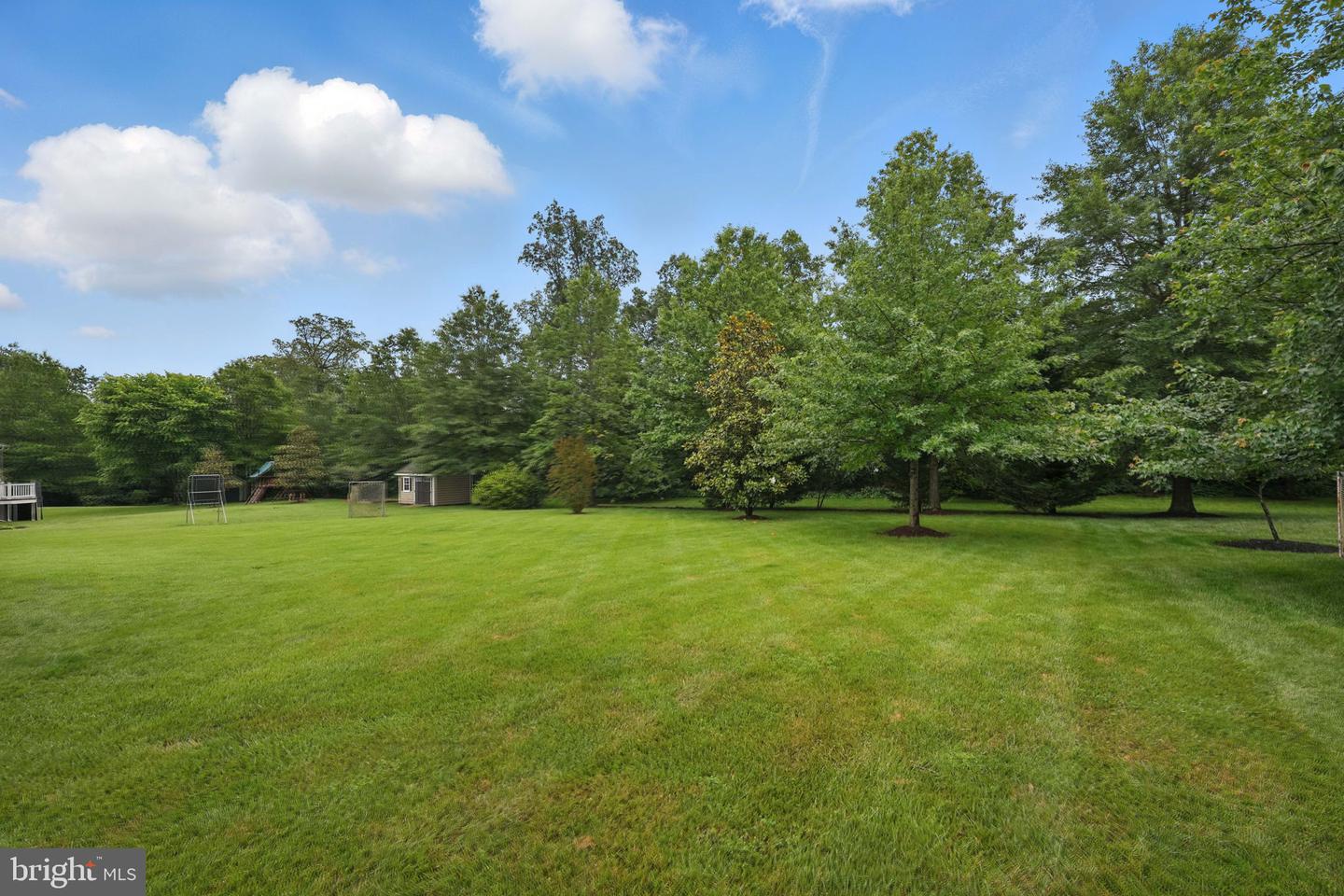 43753 CHURCHILL GLEN DR, CHANTILLY, Virginia 20152, 5 Bedrooms Bedrooms, ,4 BathroomsBathrooms,Residential,For sale,43753 CHURCHILL GLEN DR,VALO2097594 MLS # VALO2097594