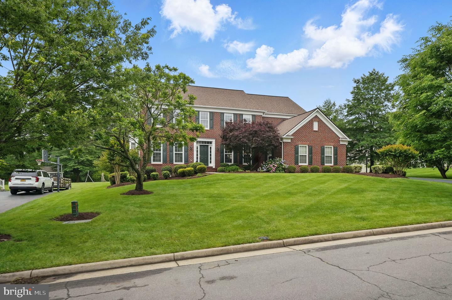 43753 CHURCHILL GLEN DR, CHANTILLY, Virginia 20152, 5 Bedrooms Bedrooms, ,4 BathroomsBathrooms,Residential,For sale,43753 CHURCHILL GLEN DR,VALO2097594 MLS # VALO2097594