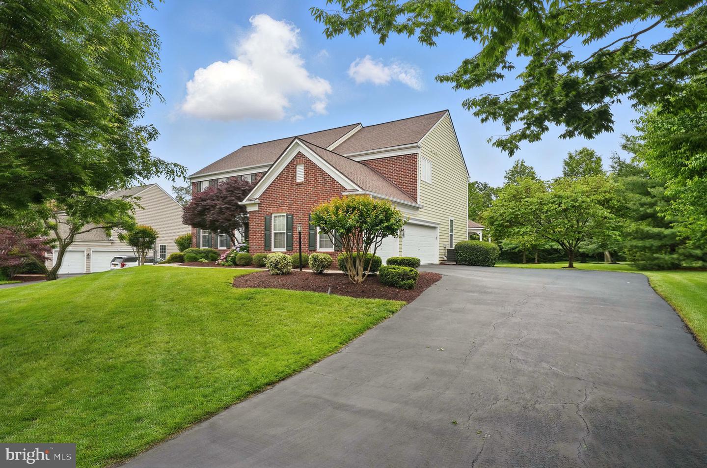 43753 CHURCHILL GLEN DR, CHANTILLY, Virginia 20152, 5 Bedrooms Bedrooms, ,4 BathroomsBathrooms,Residential,For sale,43753 CHURCHILL GLEN DR,VALO2097594 MLS # VALO2097594