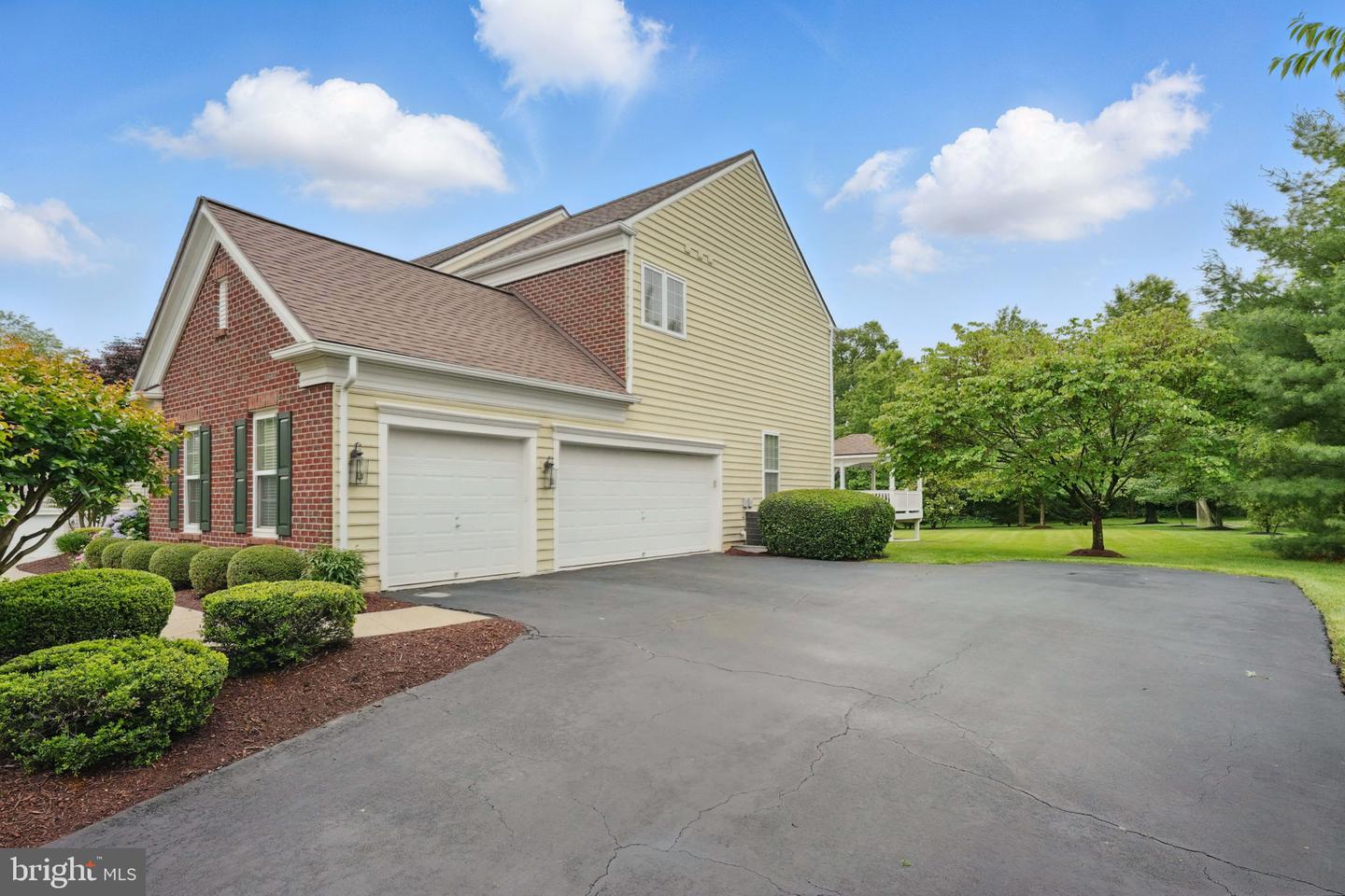 43753 CHURCHILL GLEN DR, CHANTILLY, Virginia 20152, 5 Bedrooms Bedrooms, ,4 BathroomsBathrooms,Residential,For sale,43753 CHURCHILL GLEN DR,VALO2097594 MLS # VALO2097594