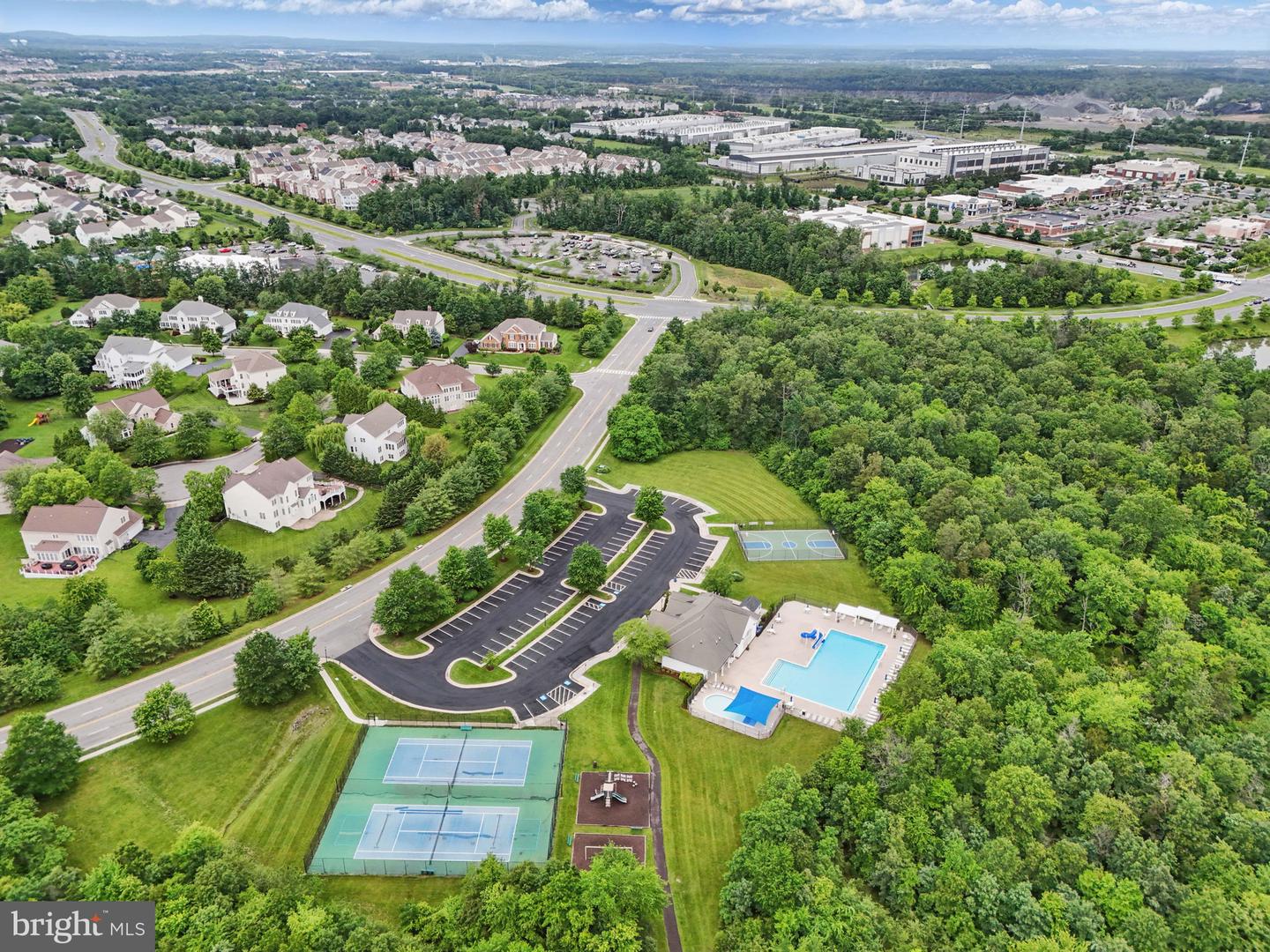 43753 CHURCHILL GLEN DR, CHANTILLY, Virginia 20152, 5 Bedrooms Bedrooms, ,4 BathroomsBathrooms,Residential,For sale,43753 CHURCHILL GLEN DR,VALO2097594 MLS # VALO2097594