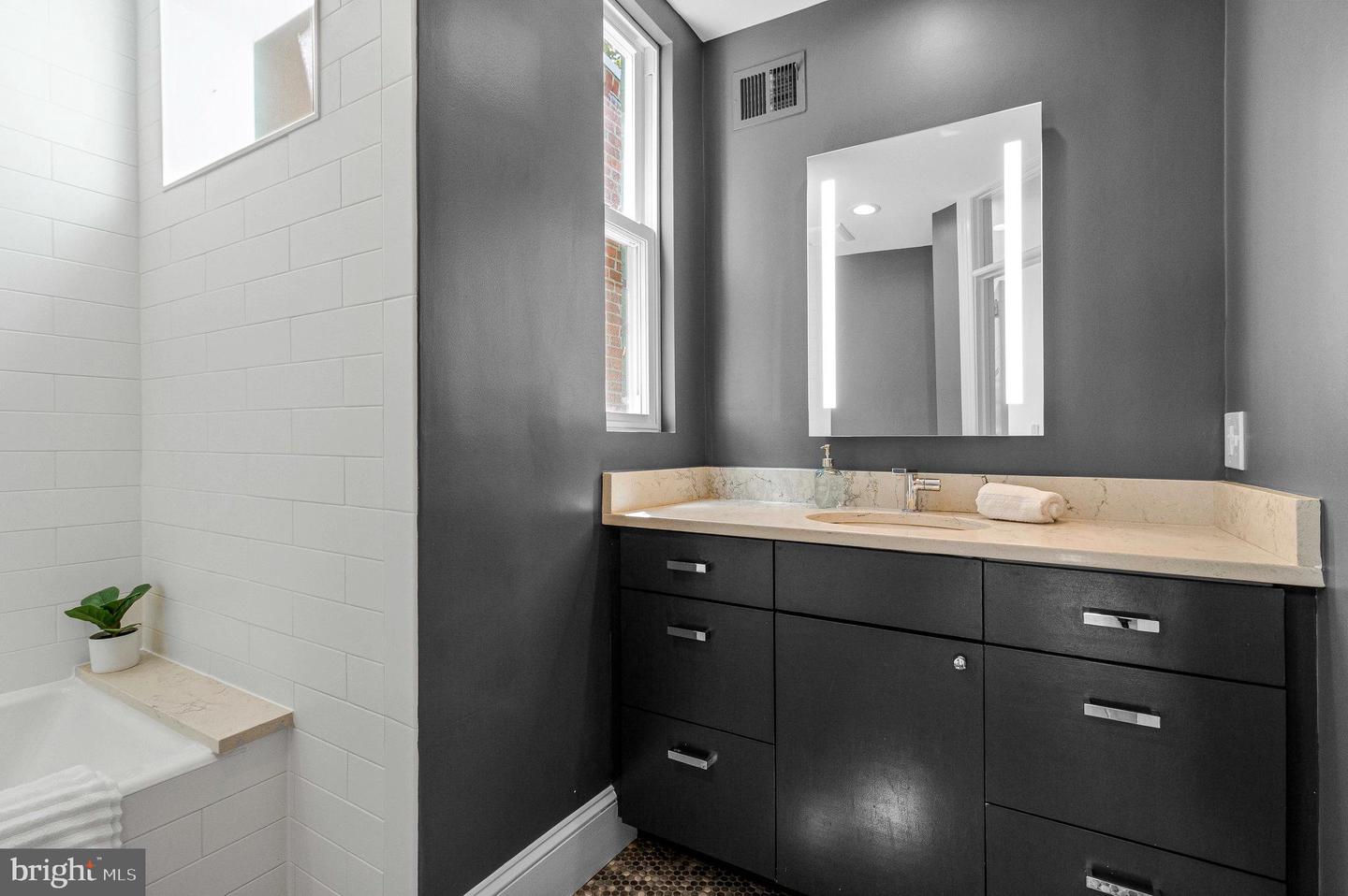 1315 SOUTH CAROLINA AVE SE, WASHINGTON, District Of Columbia 20003, 2 Bedrooms Bedrooms, ,1 BathroomBathrooms,Residential,For sale,1315 SOUTH CAROLINA AVE SE,DCDC2202246 MLS # DCDC2202246
