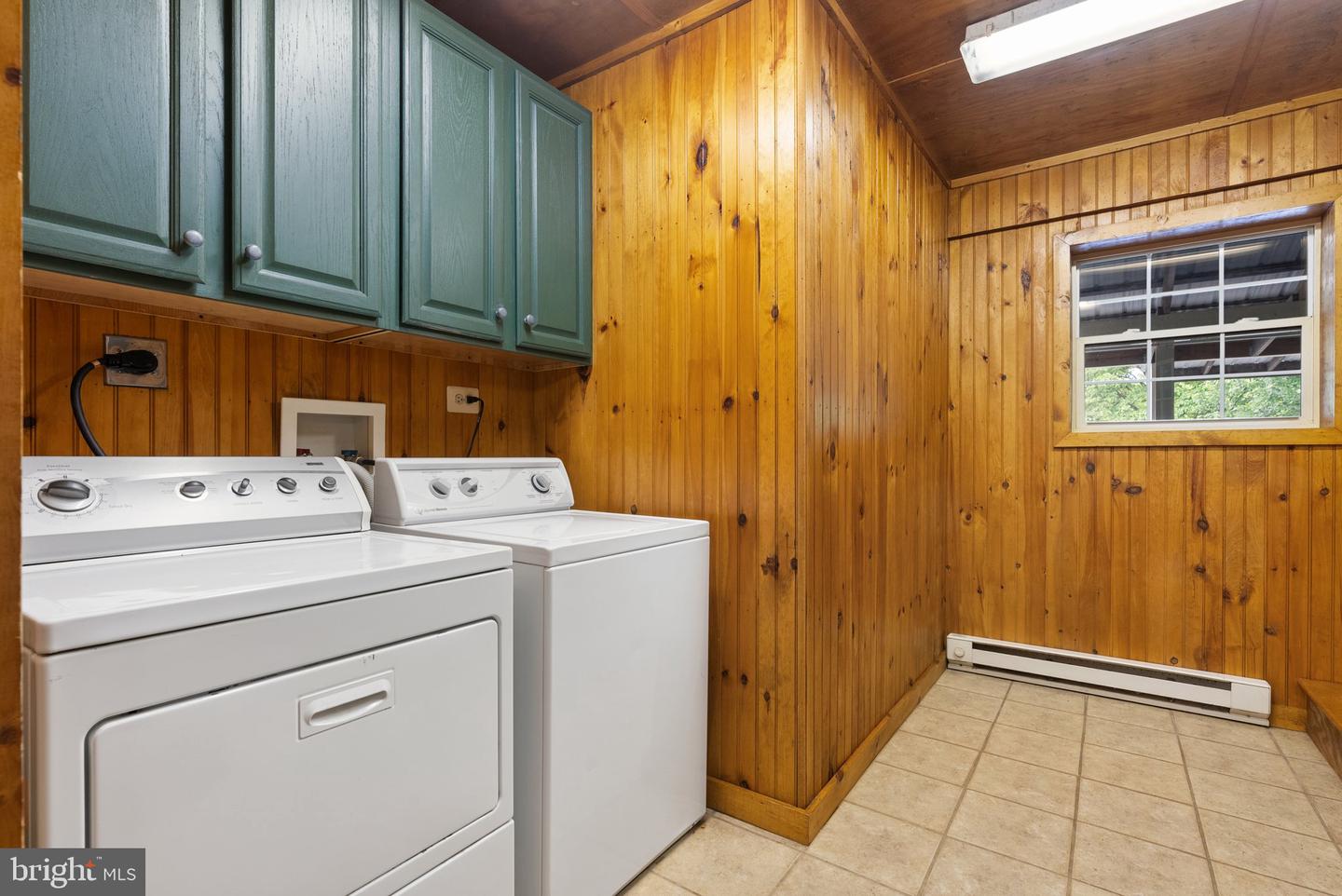 10052 POSSUM HOLLOW DR, DELAPLANE, Virginia 20144, 4 Bedrooms Bedrooms, ,4 BathroomsBathrooms,Residential,For sale,10052 POSSUM HOLLOW DR,VAFQ2016770 MLS # VAFQ2016770