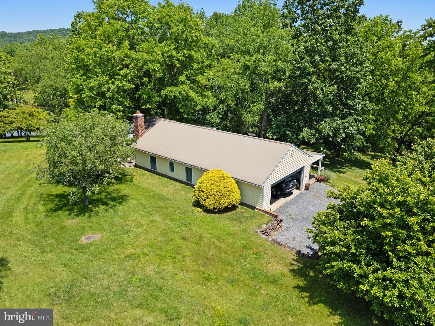 10052 POSSUM HOLLOW DR, DELAPLANE, Virginia 20144, 4 Bedrooms Bedrooms, ,4 BathroomsBathrooms,Residential,For sale,10052 POSSUM HOLLOW DR,VAFQ2016770 MLS # VAFQ2016770