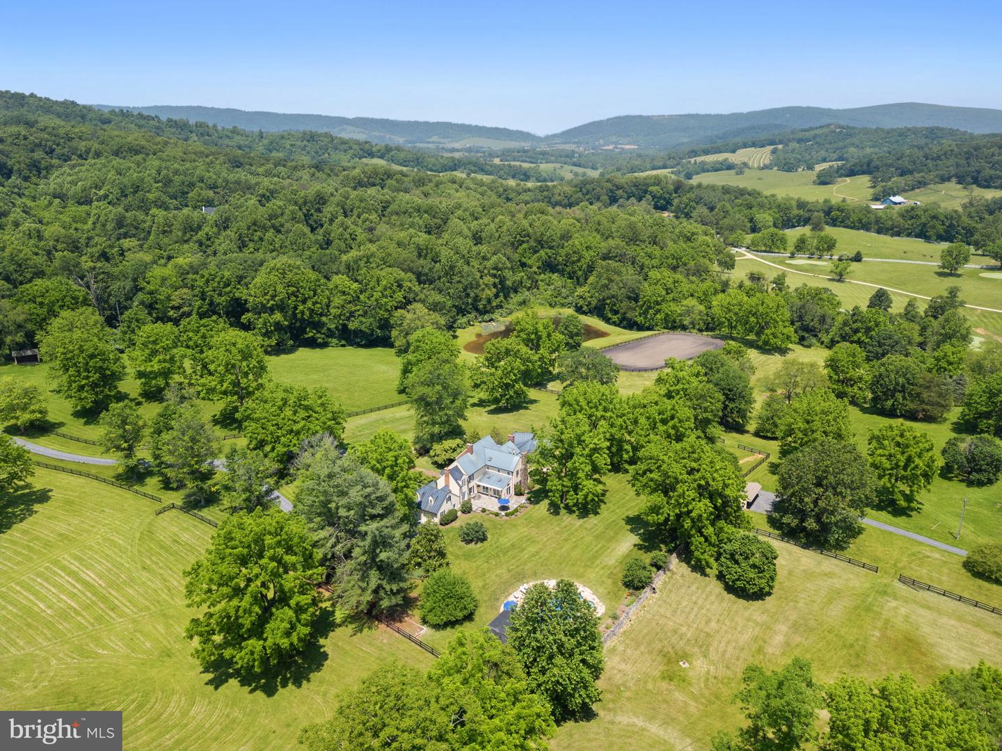 10052 POSSUM HOLLOW DR, DELAPLANE, Virginia 20144, 4 Bedrooms Bedrooms, ,4 BathroomsBathrooms,Residential,For sale,10052 POSSUM HOLLOW DR,VAFQ2016770 MLS # VAFQ2016770