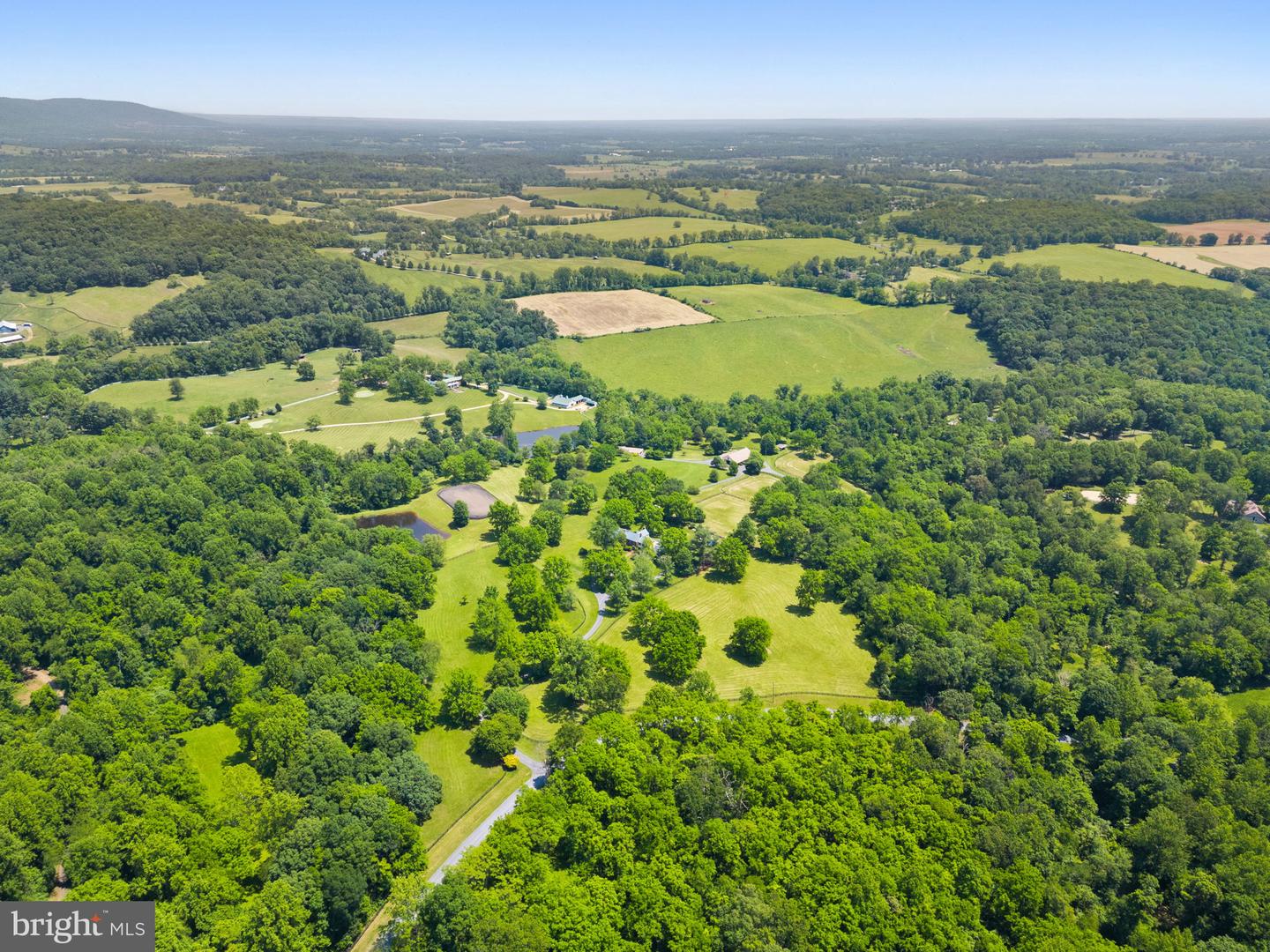 10052 POSSUM HOLLOW DR, DELAPLANE, Virginia 20144, 4 Bedrooms Bedrooms, ,4 BathroomsBathrooms,Residential,For sale,10052 POSSUM HOLLOW DR,VAFQ2016770 MLS # VAFQ2016770