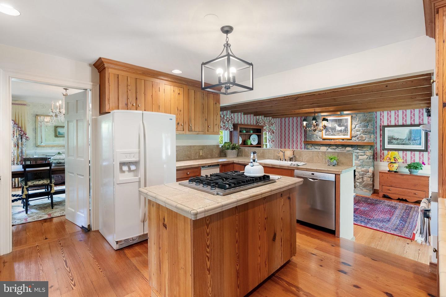 10052 POSSUM HOLLOW DR, DELAPLANE, Virginia 20144, 4 Bedrooms Bedrooms, ,4 BathroomsBathrooms,Residential,For sale,10052 POSSUM HOLLOW DR,VAFQ2016770 MLS # VAFQ2016770