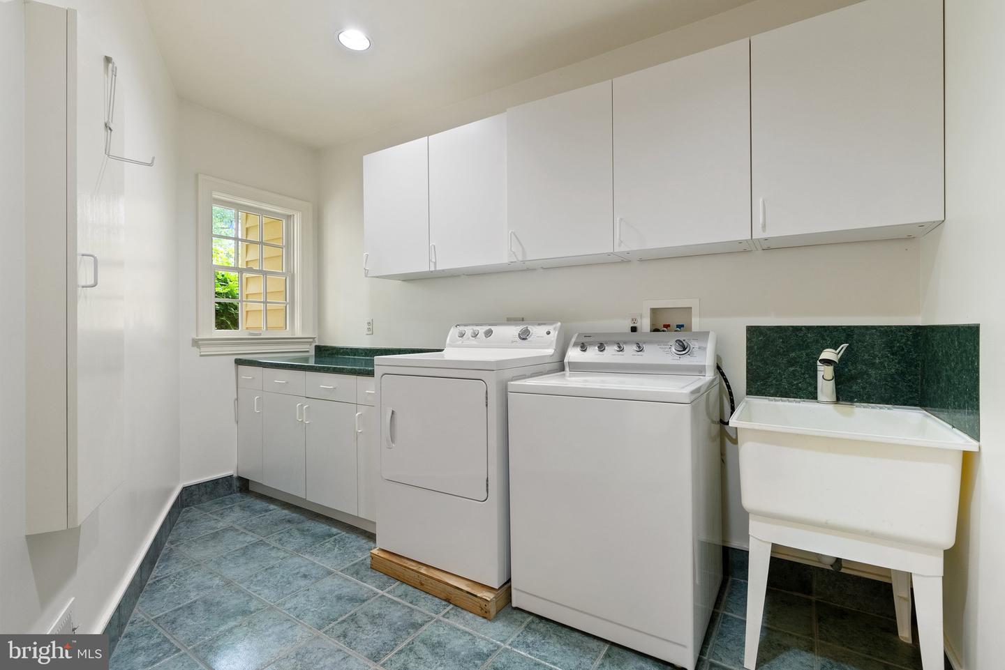10052 POSSUM HOLLOW DR, DELAPLANE, Virginia 20144, 4 Bedrooms Bedrooms, ,4 BathroomsBathrooms,Residential,For sale,10052 POSSUM HOLLOW DR,VAFQ2016770 MLS # VAFQ2016770