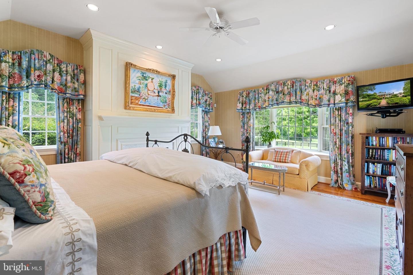 10052 POSSUM HOLLOW DR, DELAPLANE, Virginia 20144, 4 Bedrooms Bedrooms, ,4 BathroomsBathrooms,Residential,For sale,10052 POSSUM HOLLOW DR,VAFQ2016770 MLS # VAFQ2016770